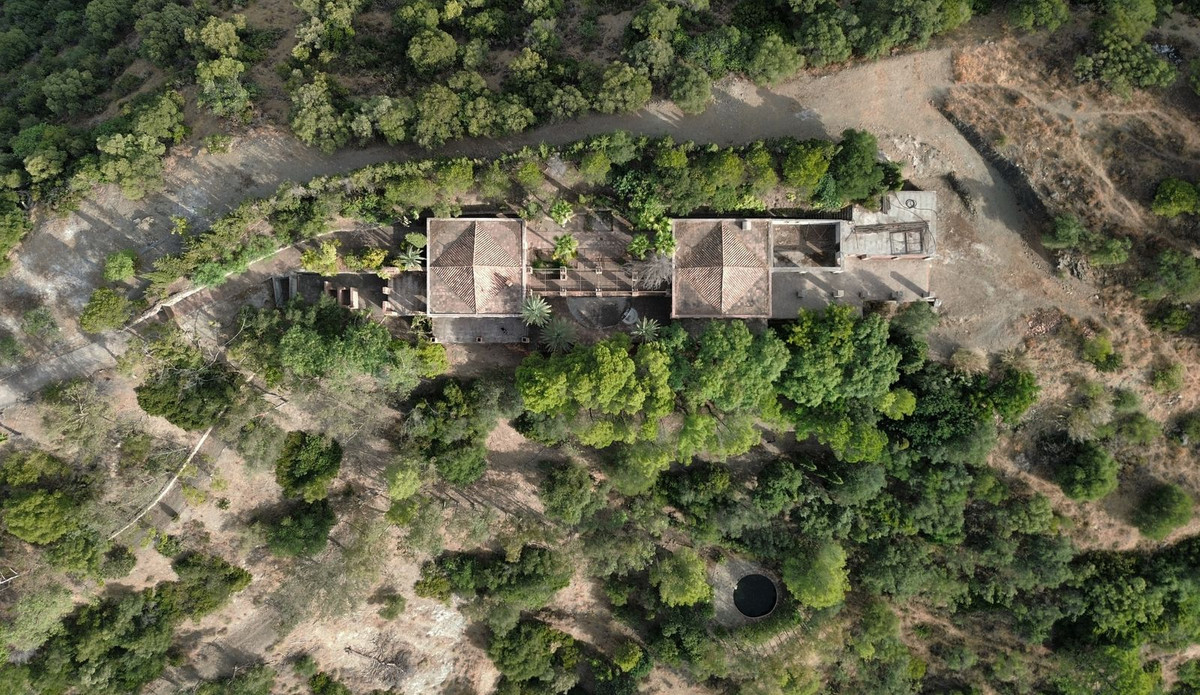Vrijstaande Villa te koop in Istán | 6 slaapkamers H5476747