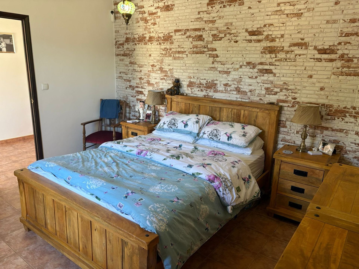 Huis te koop in Jacarilla | 5 slaapkamers H5047153