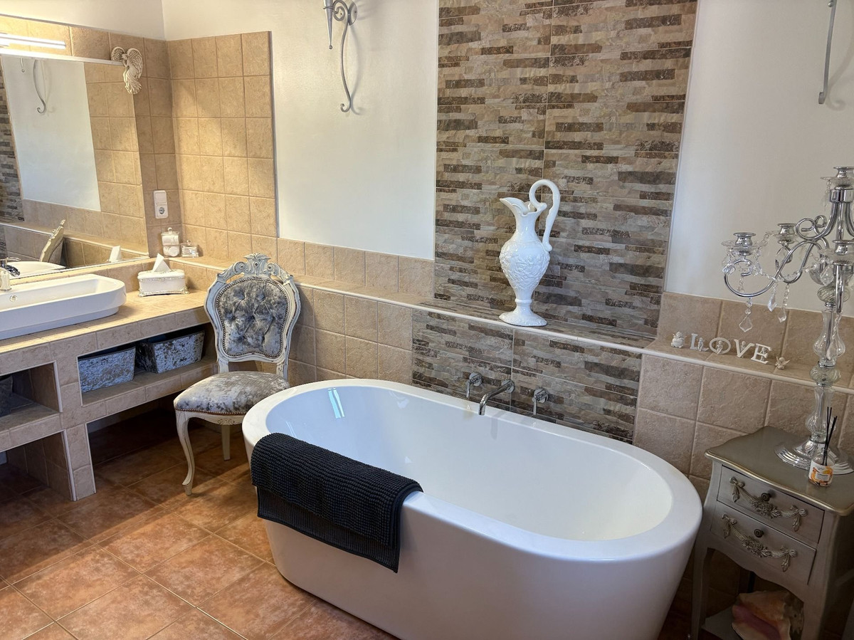 Huis te koop in Jacarilla | 5 slaapkamers H5047153