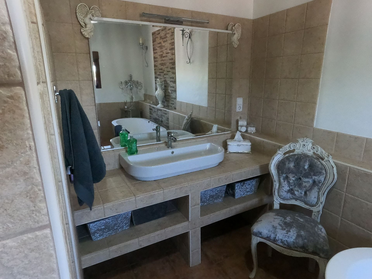 Huis te koop in Jacarilla | 5 slaapkamers H5047153