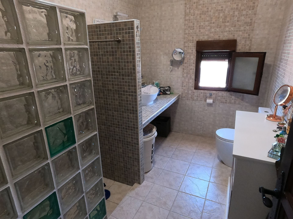 Huis te koop in Jacarilla | 5 slaapkamers H5047153