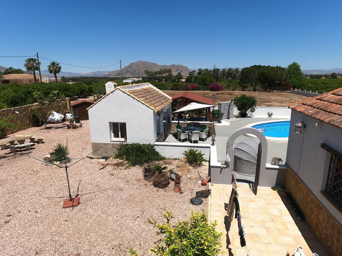 Huis te koop in Jacarilla | 5 slaapkamers H5047153