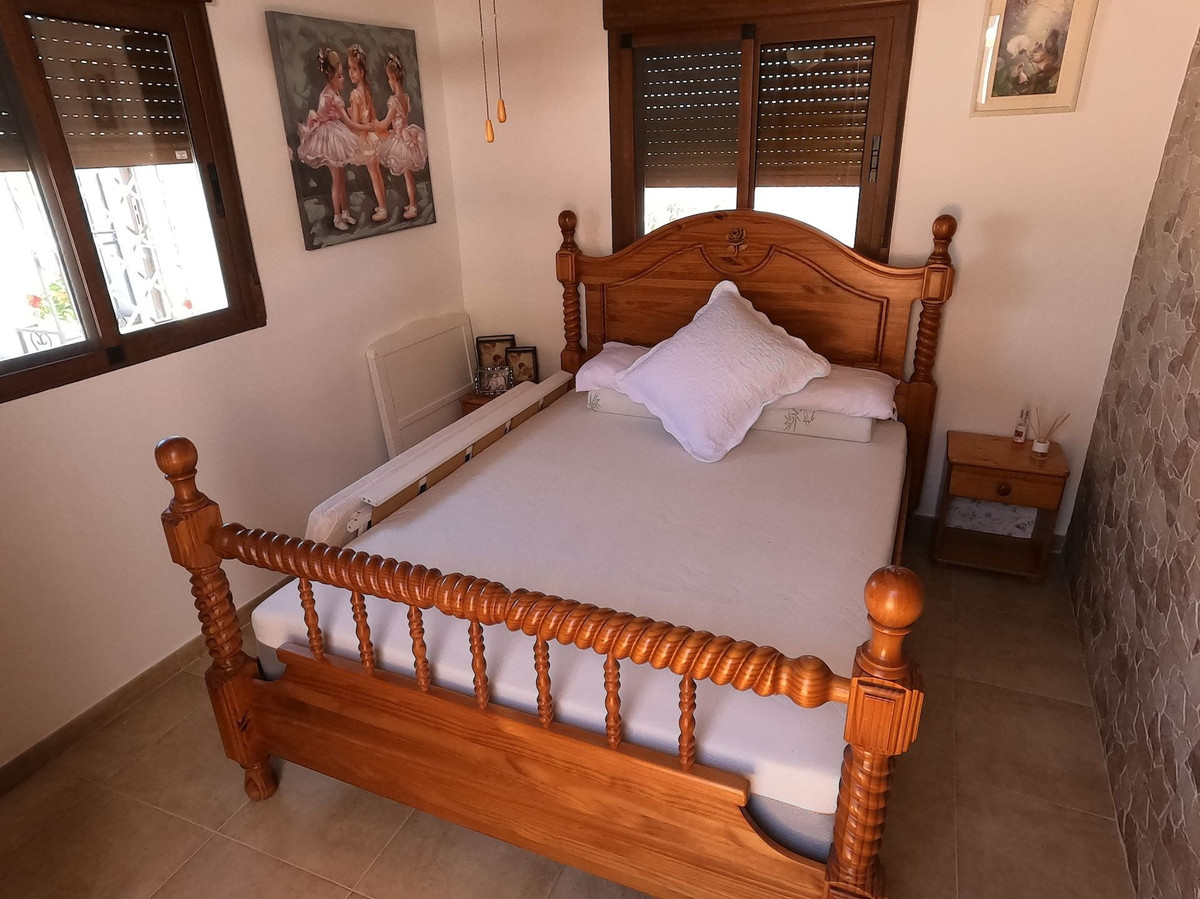 Huis te koop in Jacarilla | 5 slaapkamers H5047153