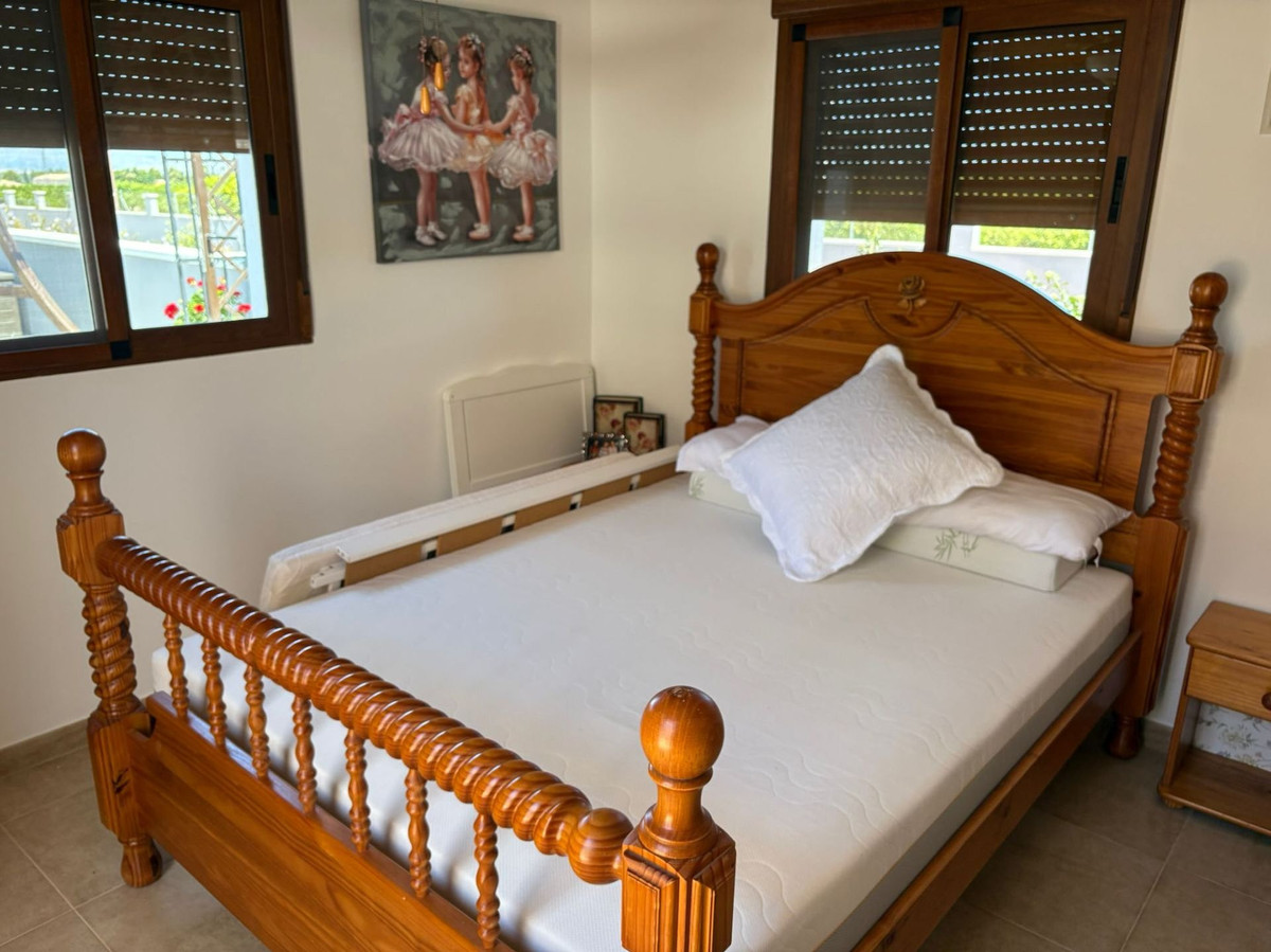 Huis te koop in Jacarilla | 5 slaapkamers H5047153