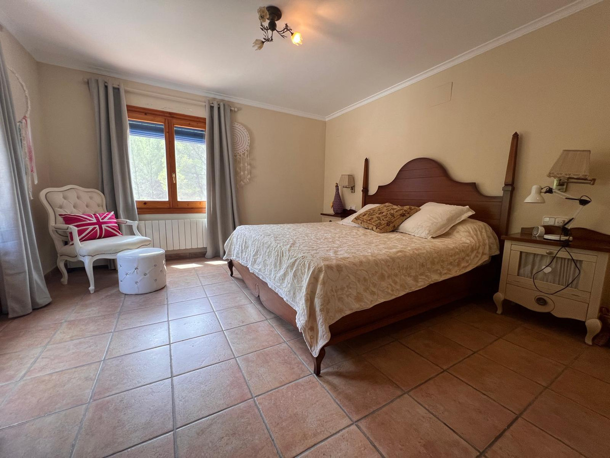 Finca - Cortijo te koop in Jalon | 10 slaapkamers H5139985