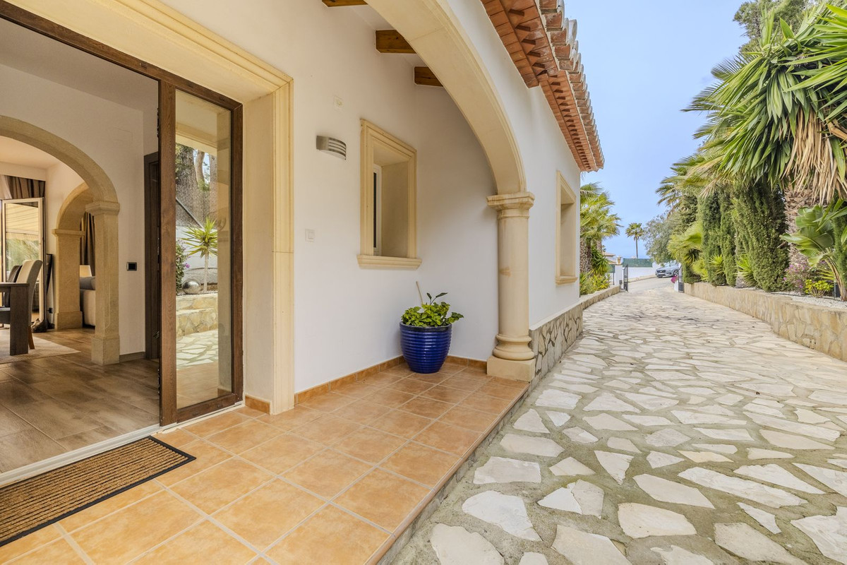 Gebouw te koop in Javea | 5 slaapkamers H5390407