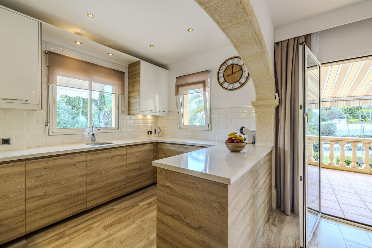 Gebouw te koop in Javea | 5 slaapkamers H5390407