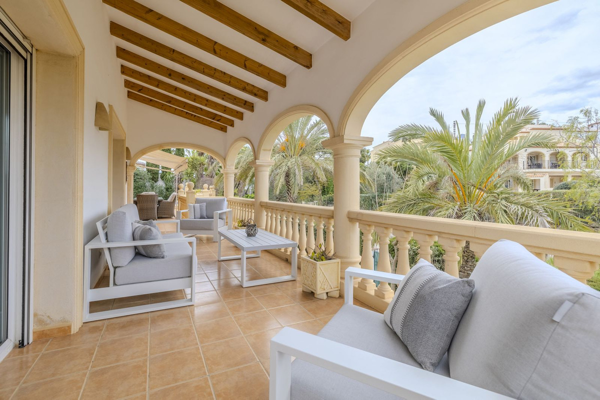 Gebouw te koop in Javea | 5 slaapkamers H5390407