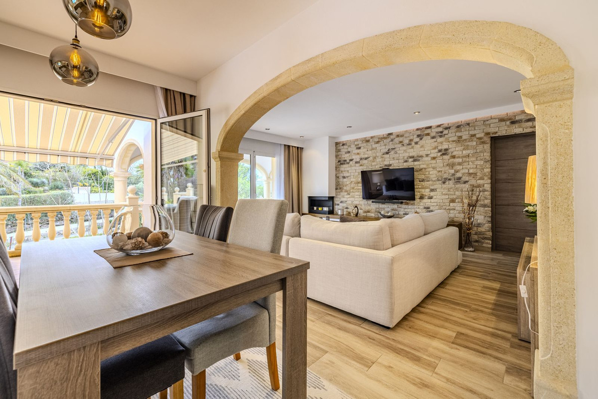 Gebouw te koop in Javea | 5 slaapkamers H5390407