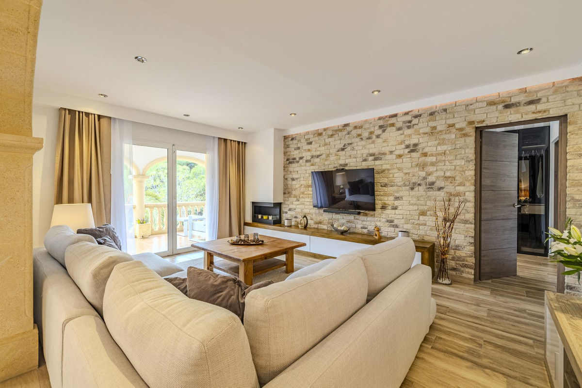 Gebouw te koop in Javea | 5 slaapkamers H5390407