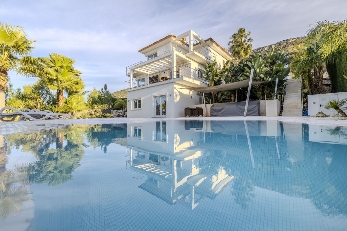 Vrijstaande Villa te koop in Javea | 5 slaapkamers H5393119