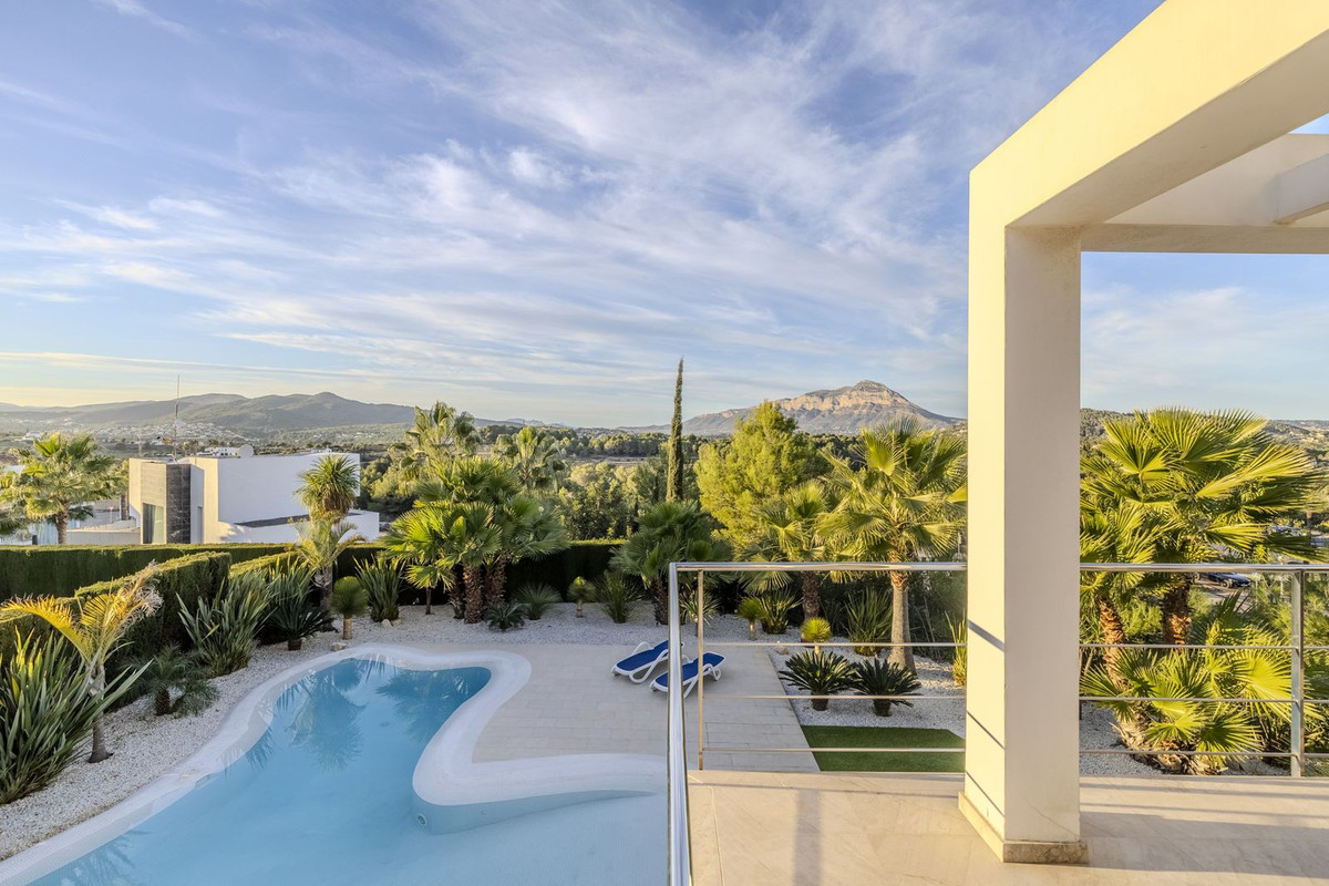 Vrijstaande Villa te koop in Javea | 5 slaapkamers H5393119