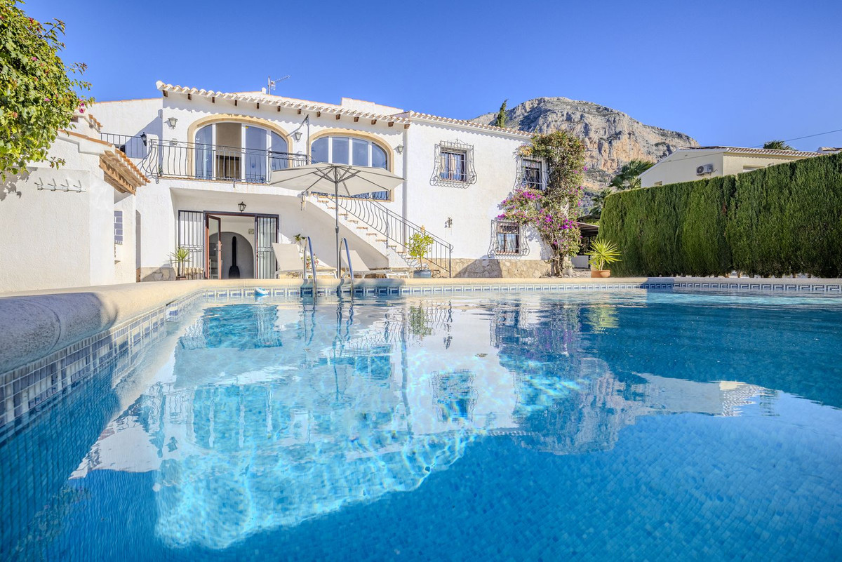 Geschakelde Woning te koop in Javea | 6 slaapkamers H5393206