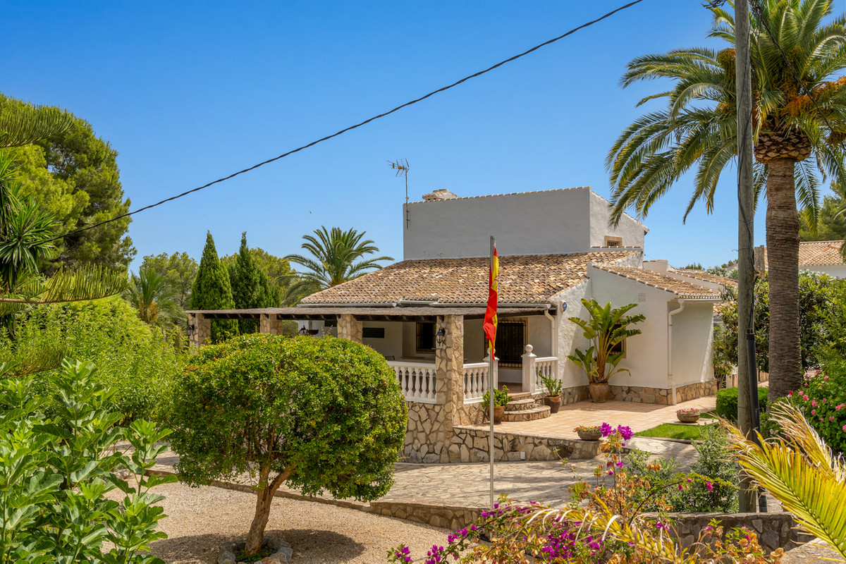 Vrijstaande Villa te koop in Javea | 4 slaapkamers H5446126