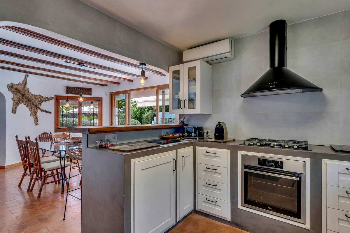Vrijstaande Villa te koop in Javea | 4 slaapkamers H5446126