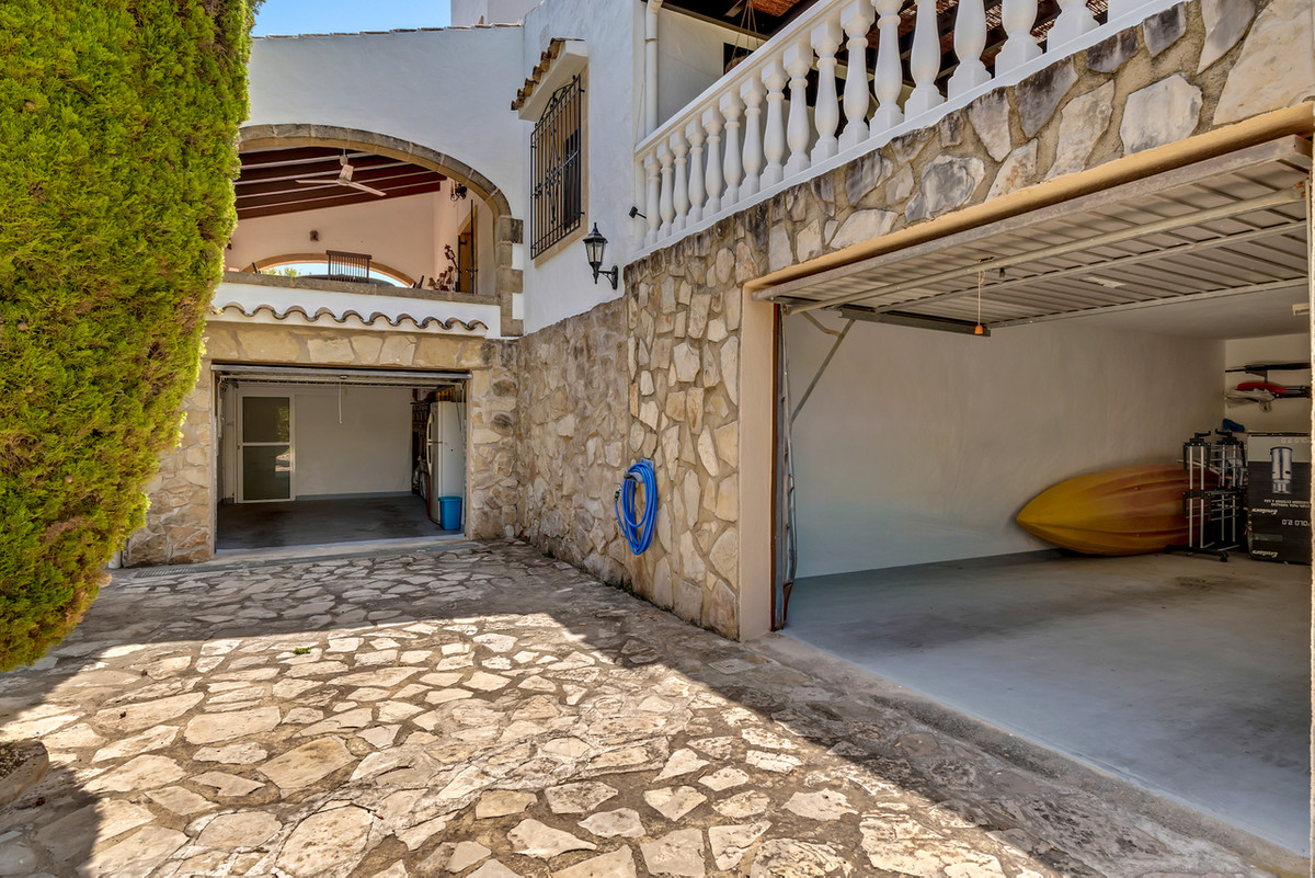 Vrijstaande Villa te koop in Javea | 4 slaapkamers H5446126