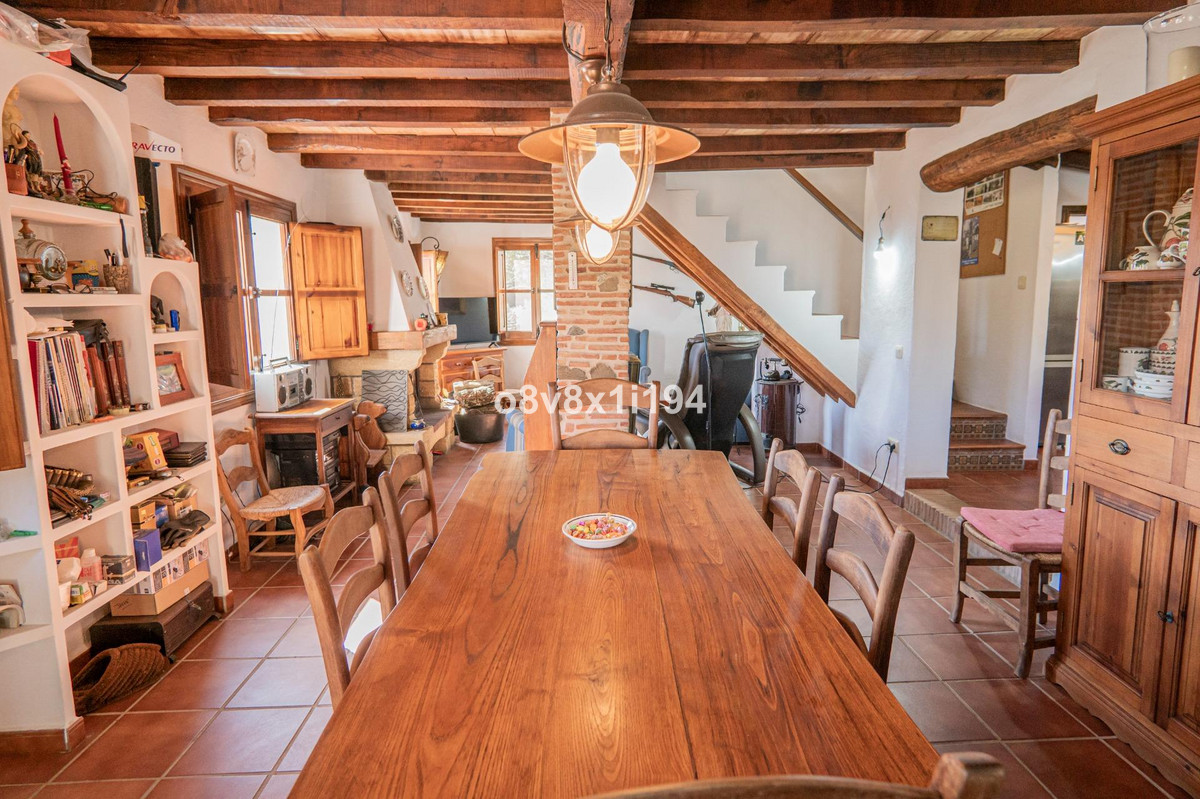 Finca - Cortijo te koop in Jubrique | 5 slaapkamers H4955917