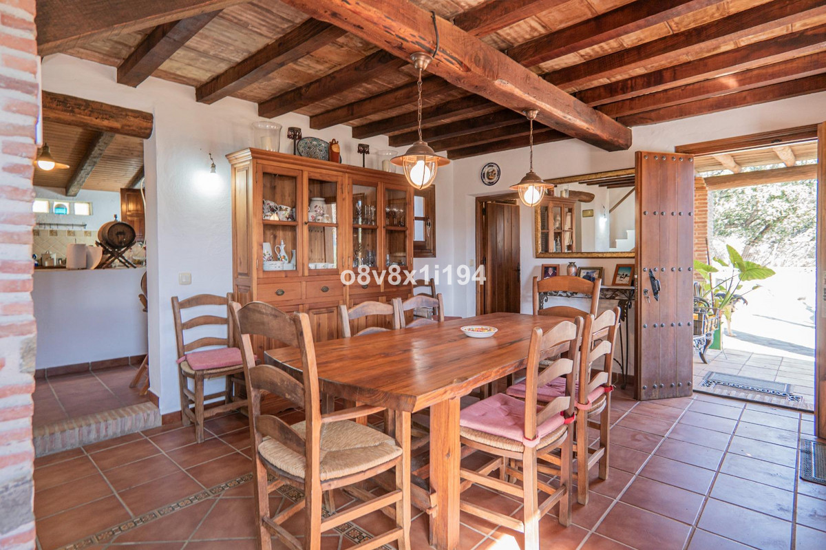 Finca - Cortijo te koop in Jubrique | 5 slaapkamers H4955917