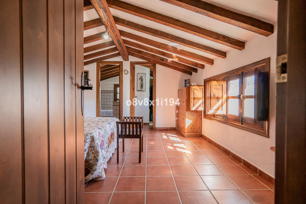 Finca - Cortijo te koop in Jubrique | 5 slaapkamers H4955917