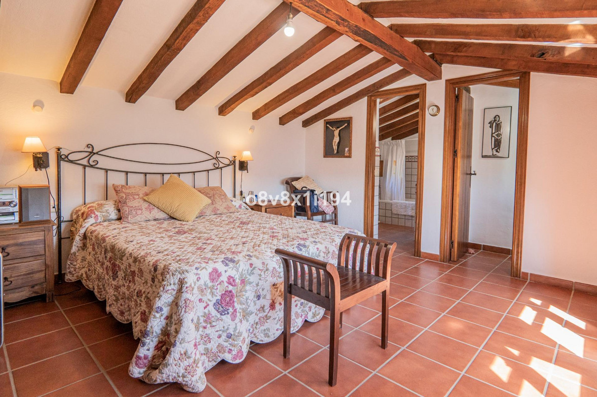 Finca - Cortijo te koop in Jubrique | 5 slaapkamers H4955917