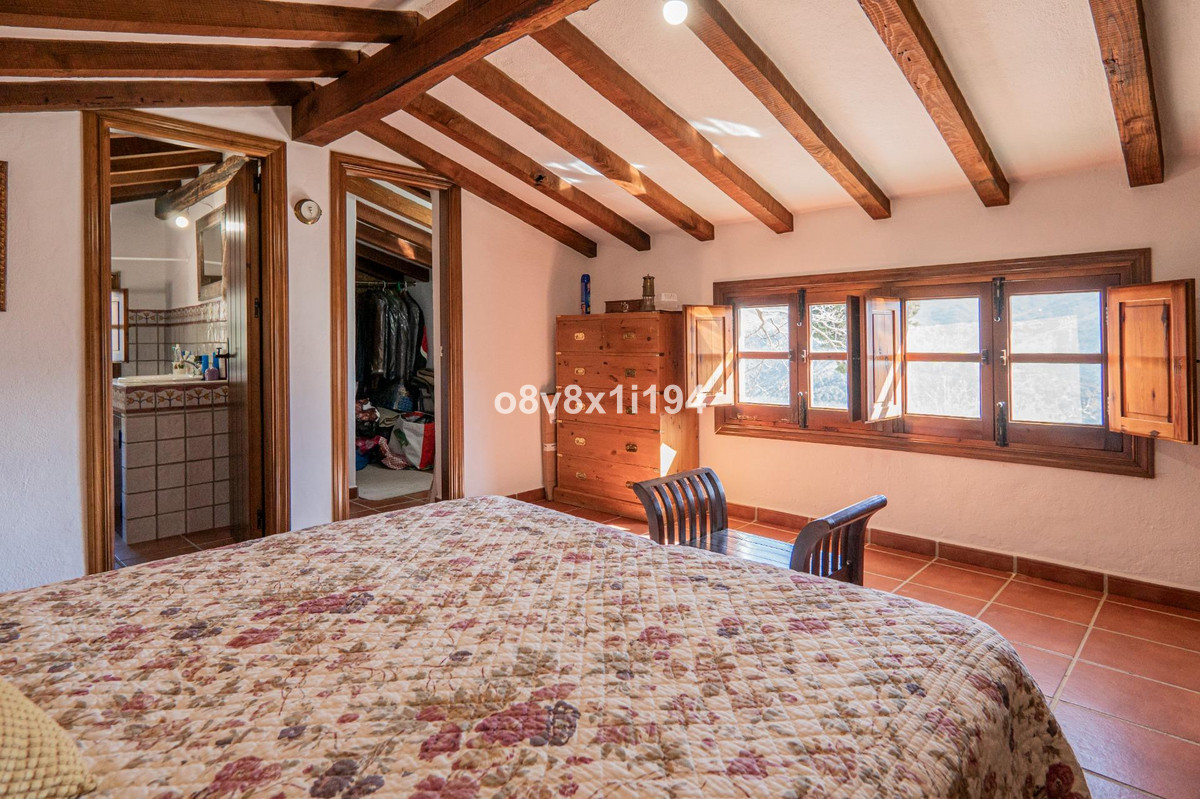 Finca - Cortijo te koop in Jubrique | 5 slaapkamers H4955917