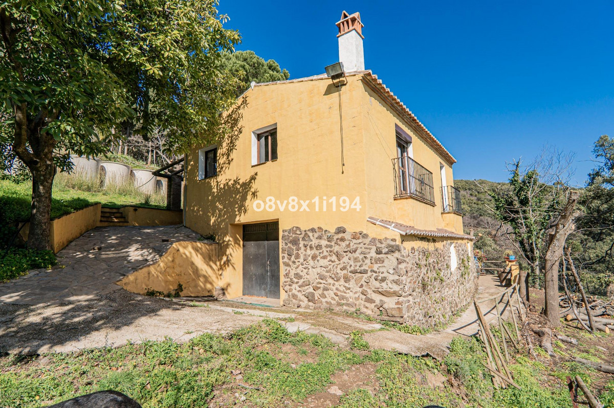 Finca - Cortijo te koop in Jubrique | 5 slaapkamers H4955917