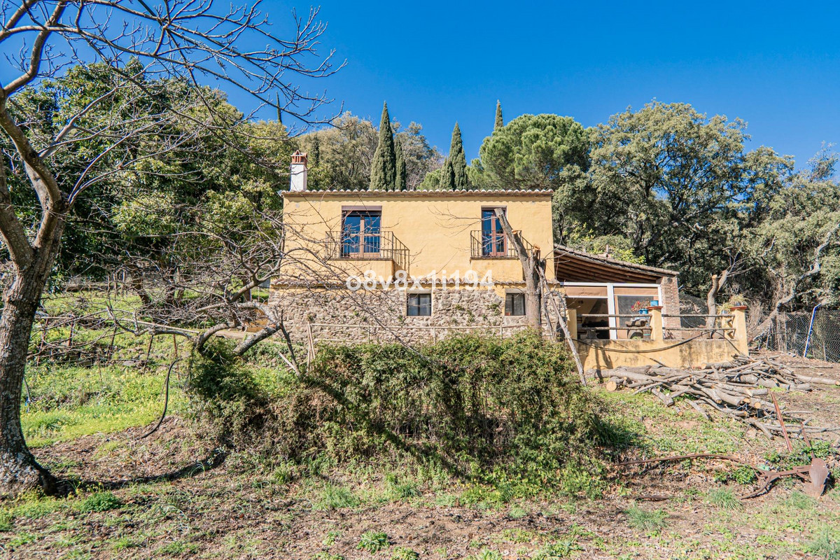 Finca - Cortijo te koop in Jubrique | 5 slaapkamers H4955917
