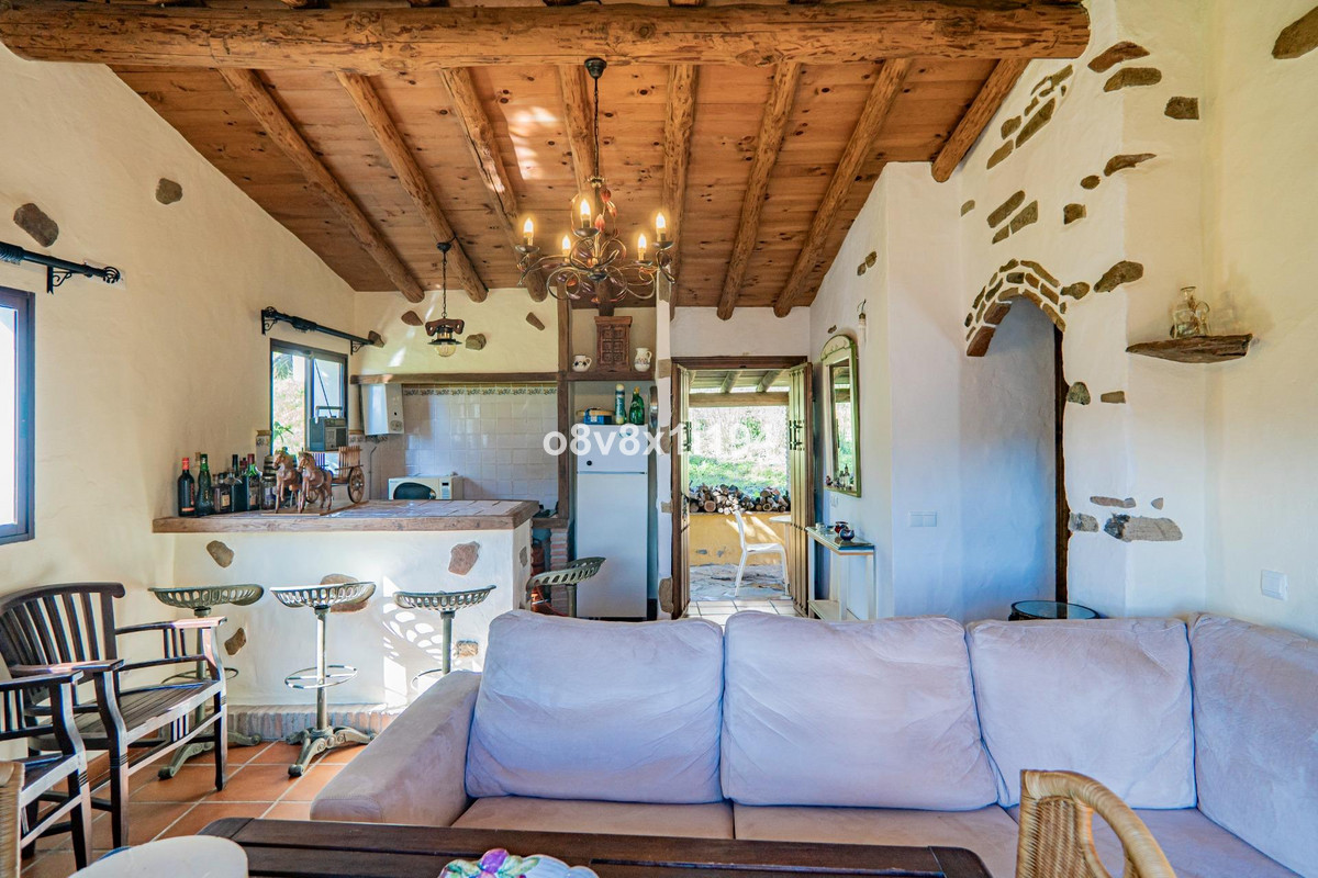 Finca - Cortijo te koop in Jubrique | 5 slaapkamers H4955917