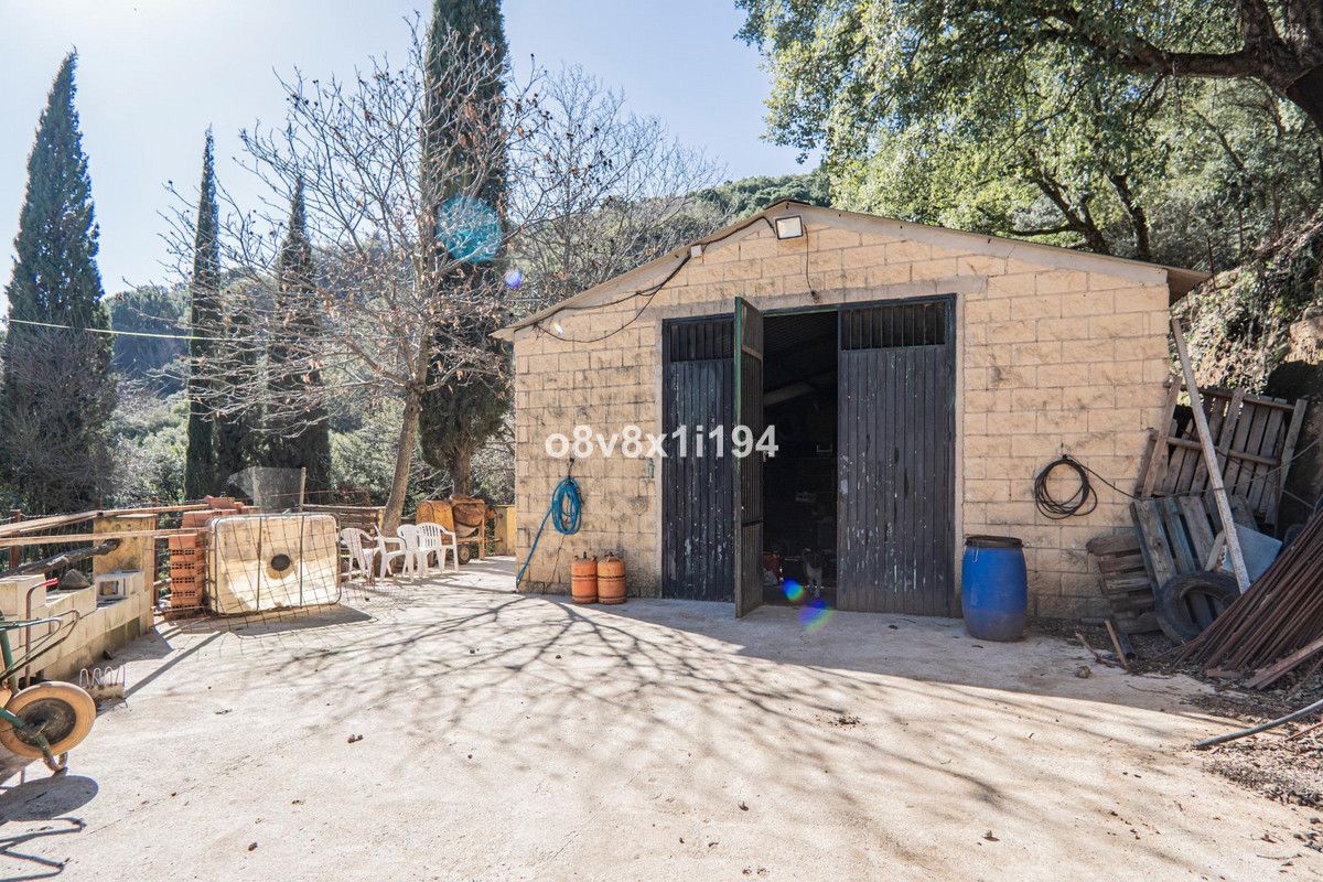 Finca - Cortijo te koop in Jubrique | 5 slaapkamers H4955917