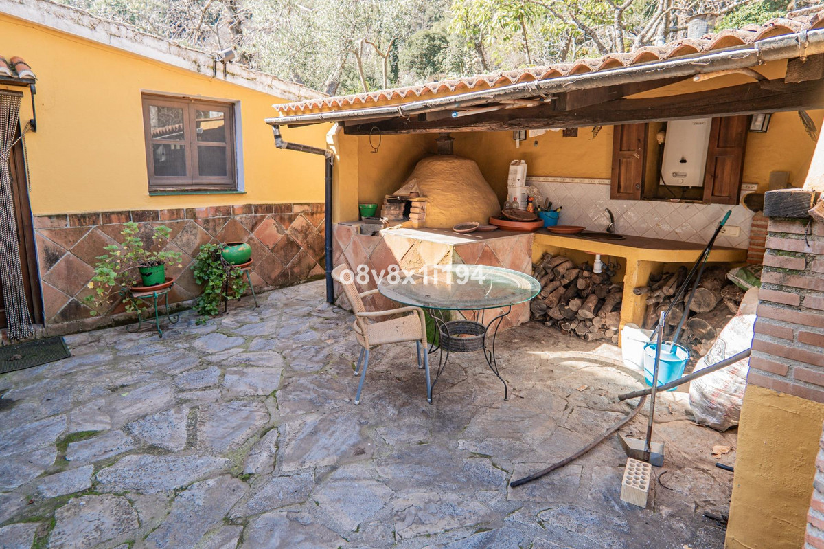 Finca - Cortijo te koop in Jubrique | 5 slaapkamers H4955917