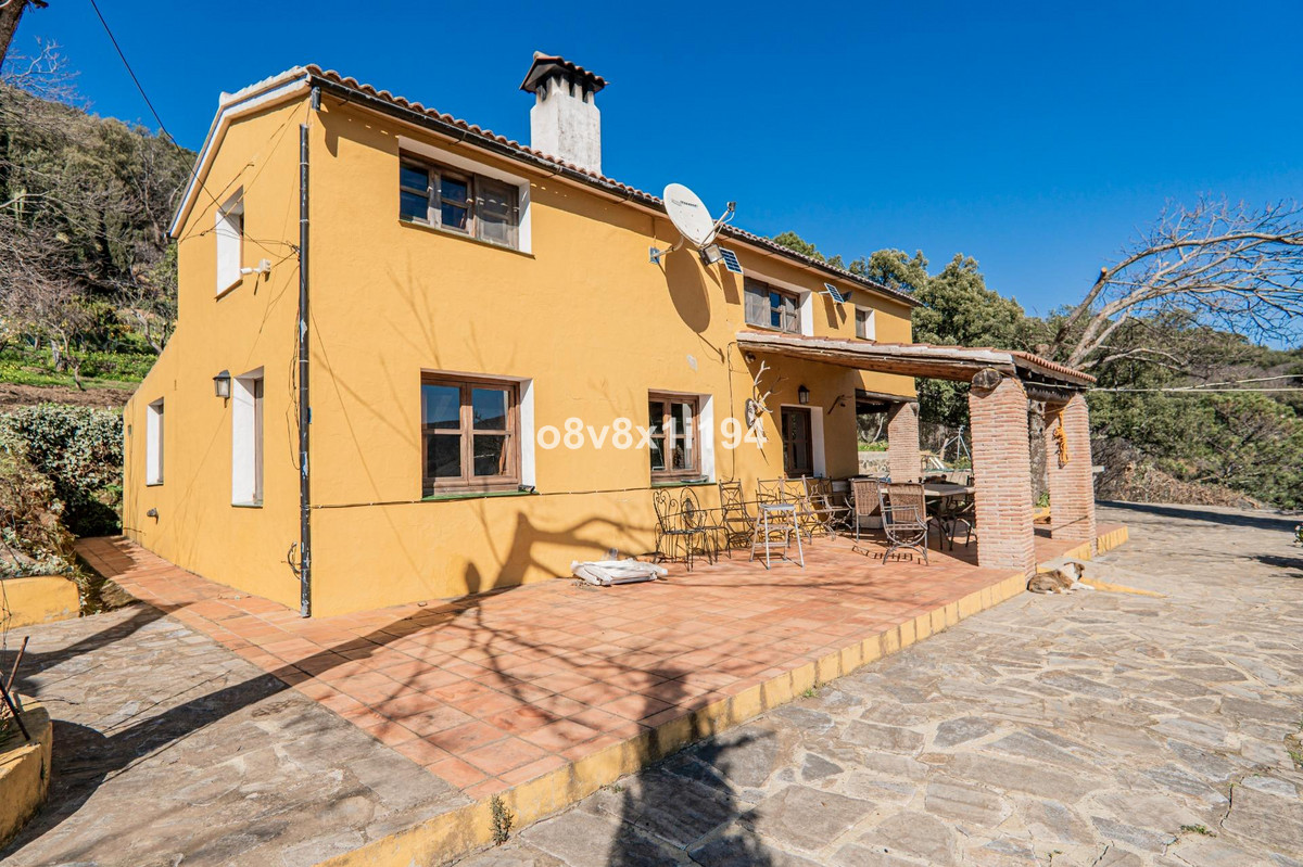 Finca - Cortijo te koop in Jubrique | 5 slaapkamers H4955917