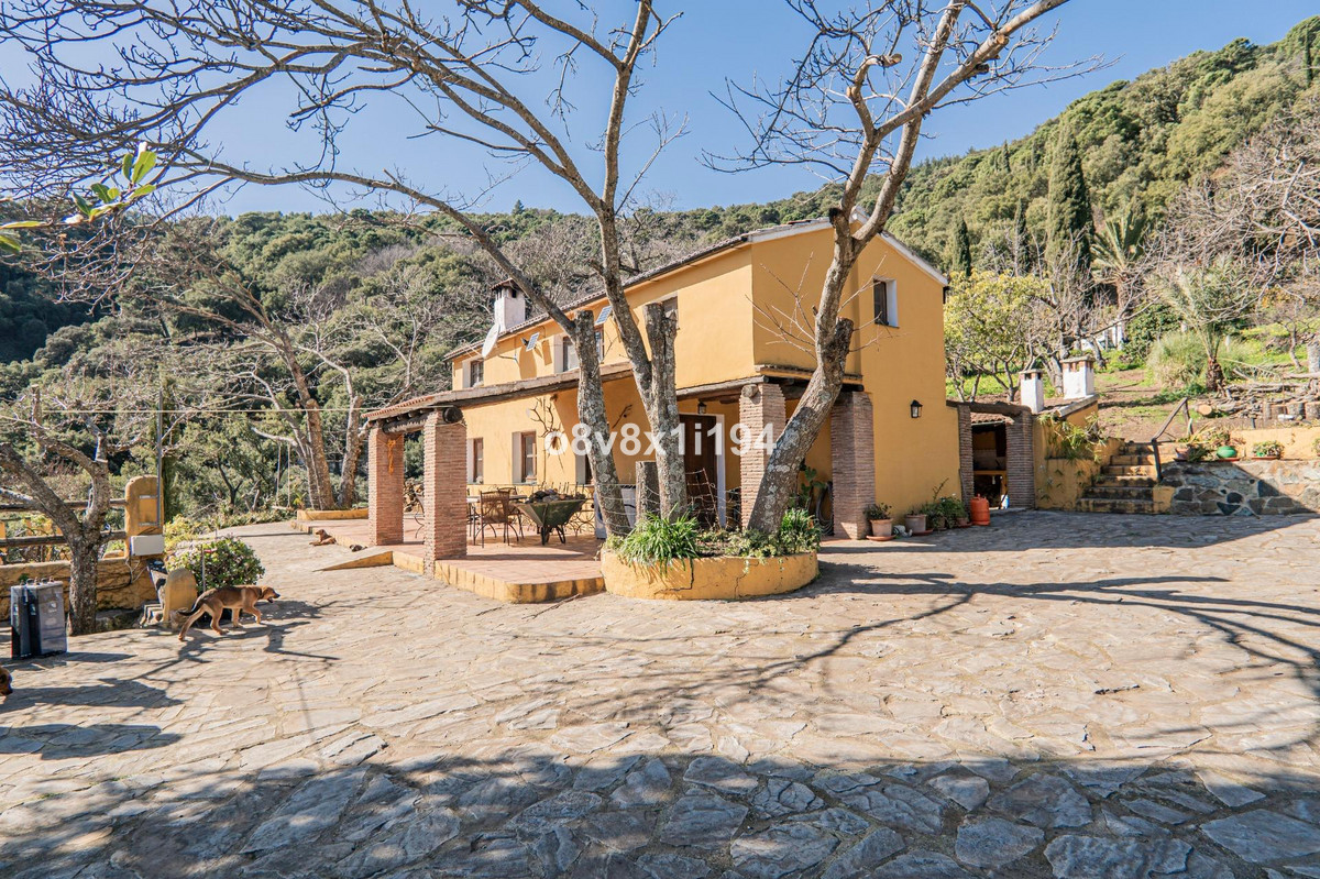 Finca - Cortijo te koop in Jubrique | 5 slaapkamers H4955917
