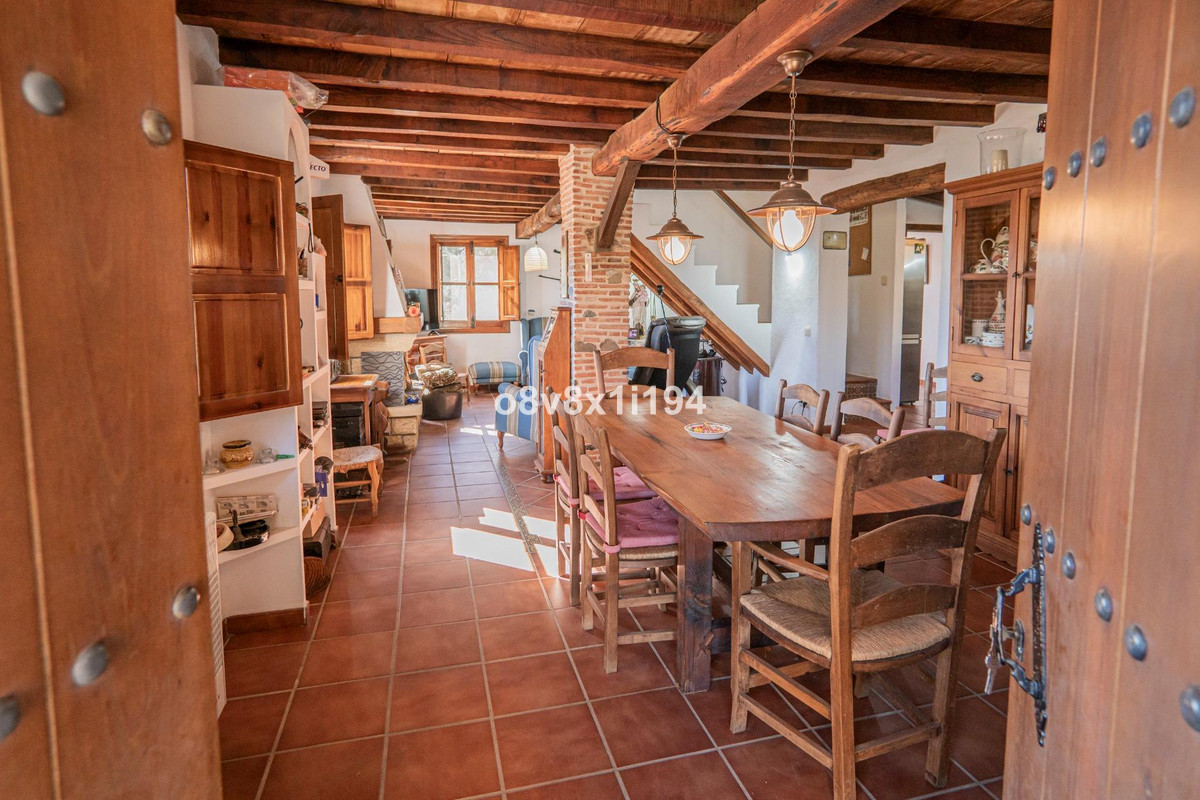 Finca - Cortijo te koop in Jubrique | 5 slaapkamers H4955917