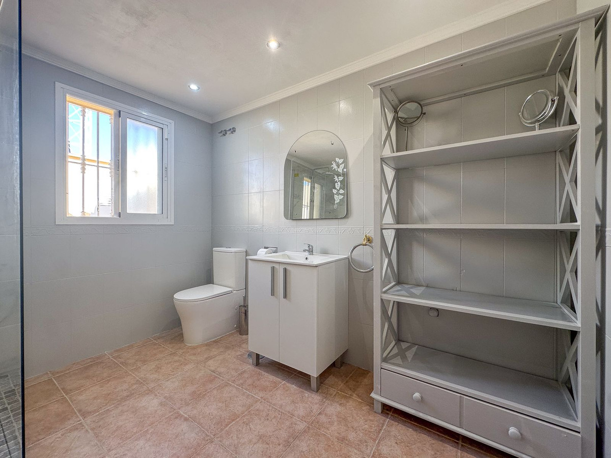 Huis te koop in La Atalaya | 4 slaapkamers H5120755