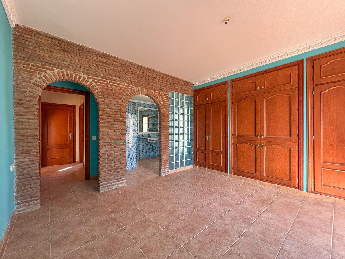 Huis te koop in La Atalaya | 4 slaapkamers H5120755