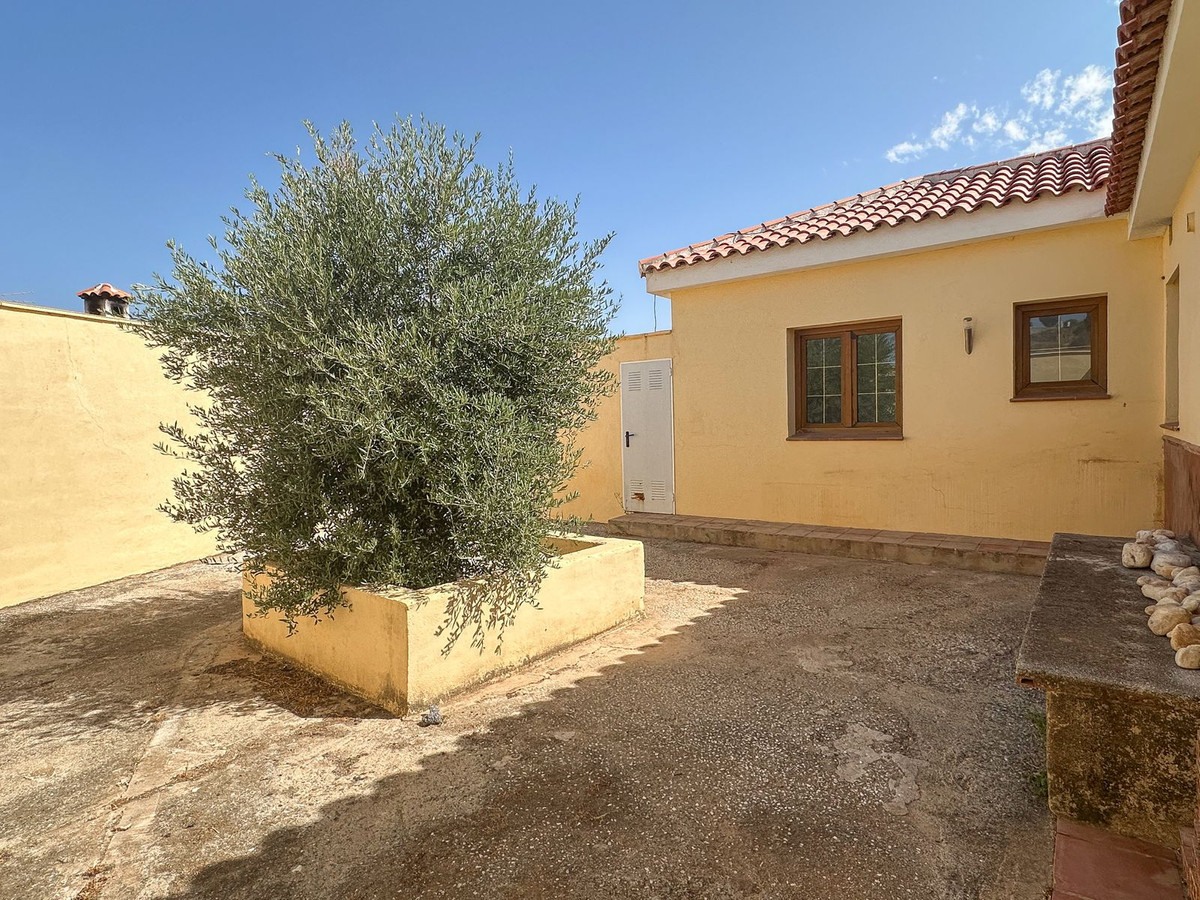 Huis te koop in La Atalaya | 4 slaapkamers H5120755