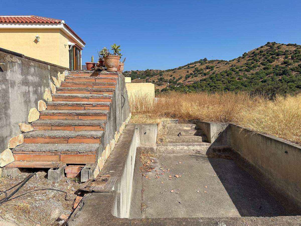 Huis te koop in La Atalaya | 4 slaapkamers H5120755