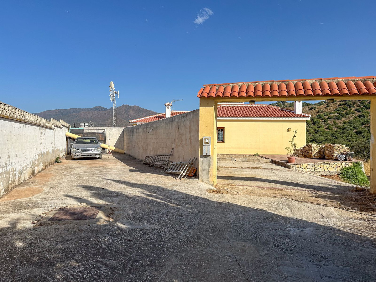 Huis te koop in La Atalaya | 4 slaapkamers H5120755