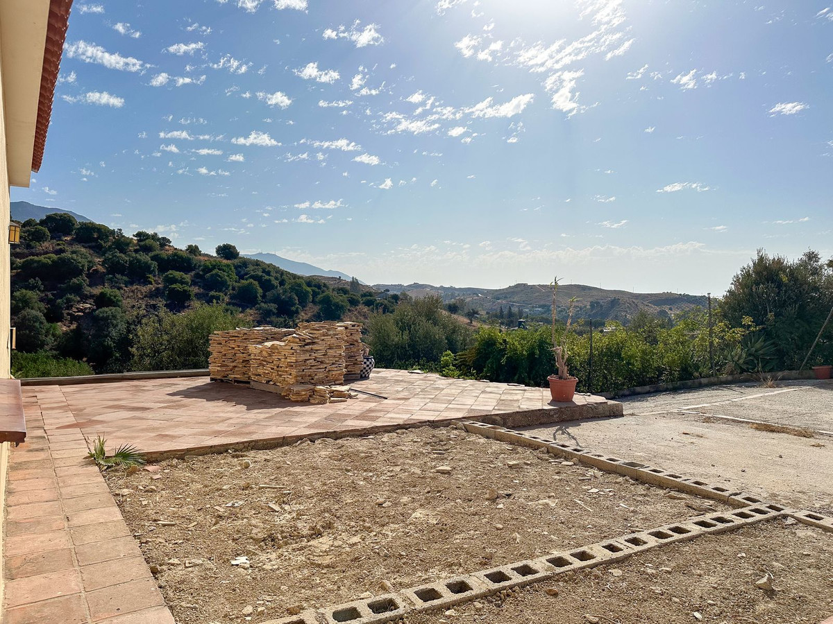 Huis te koop in La Atalaya | 4 slaapkamers H5120755