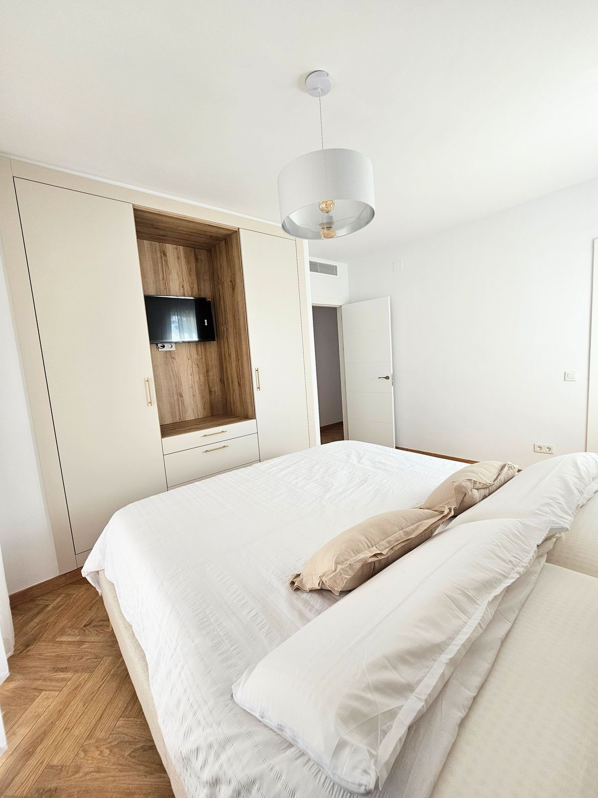 Property main view 64