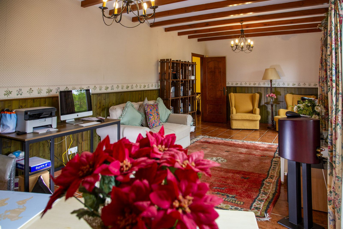 Property main view 80