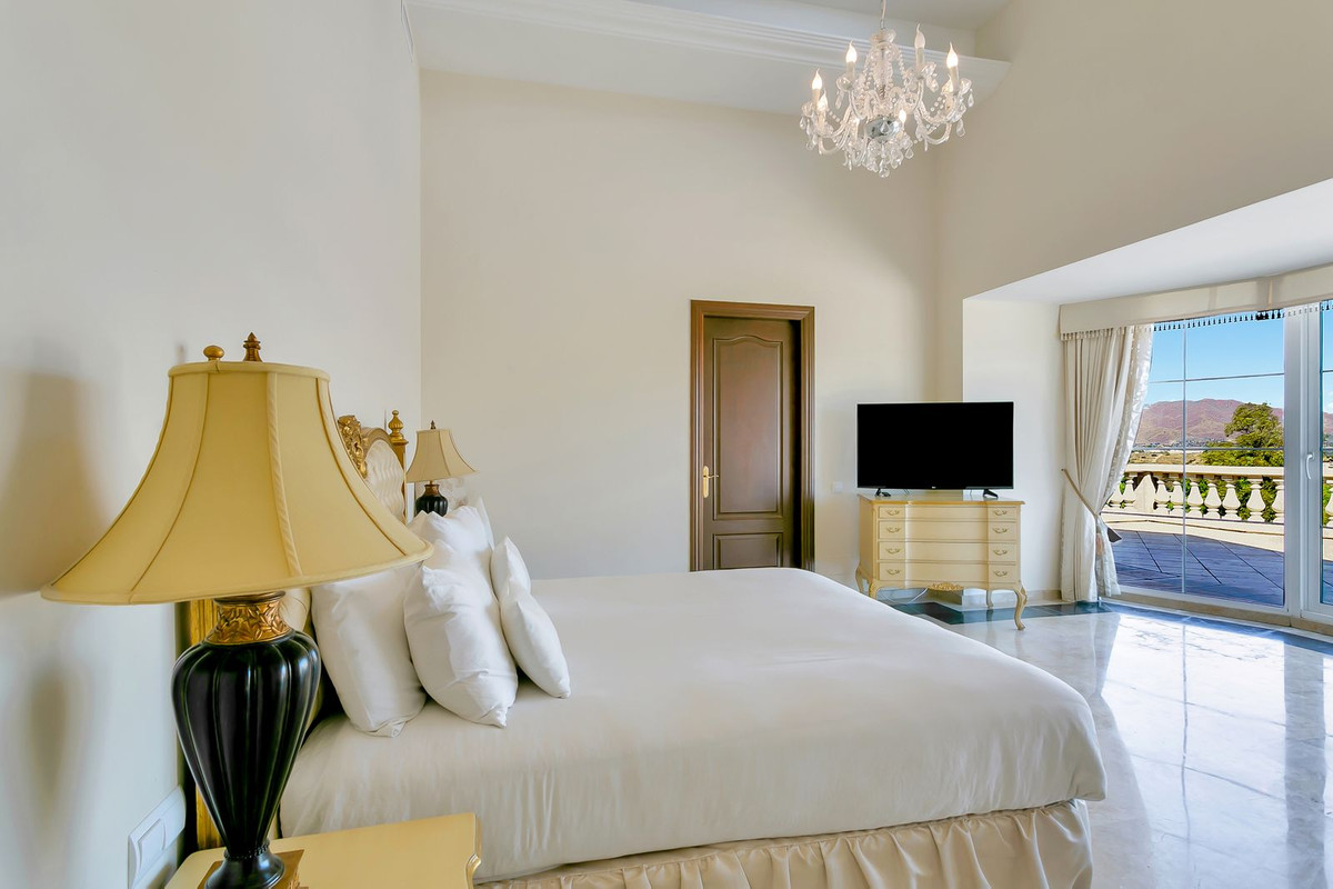 Huis te koop in La Cala Golf | 6 slaapkamers H5527597