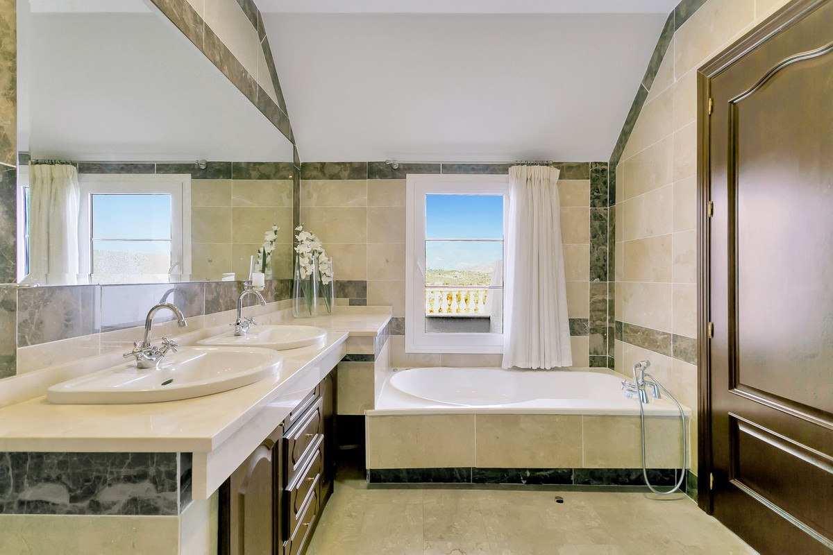 Huis te koop in La Cala Golf | 6 slaapkamers H5527597