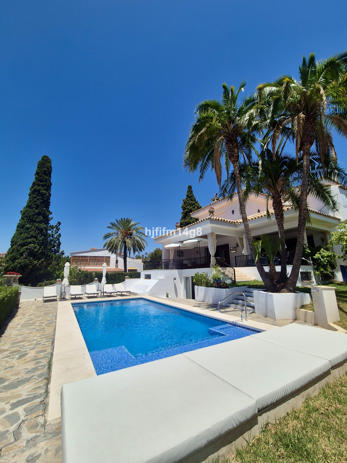Vrijstaande Villa in La Campana-1