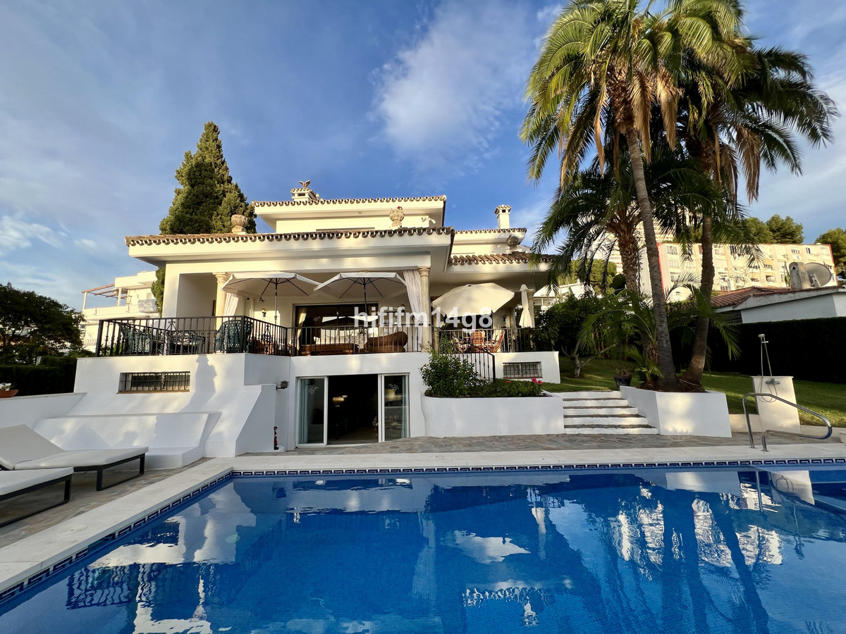 Vrijstaande Villa in La Campana-21