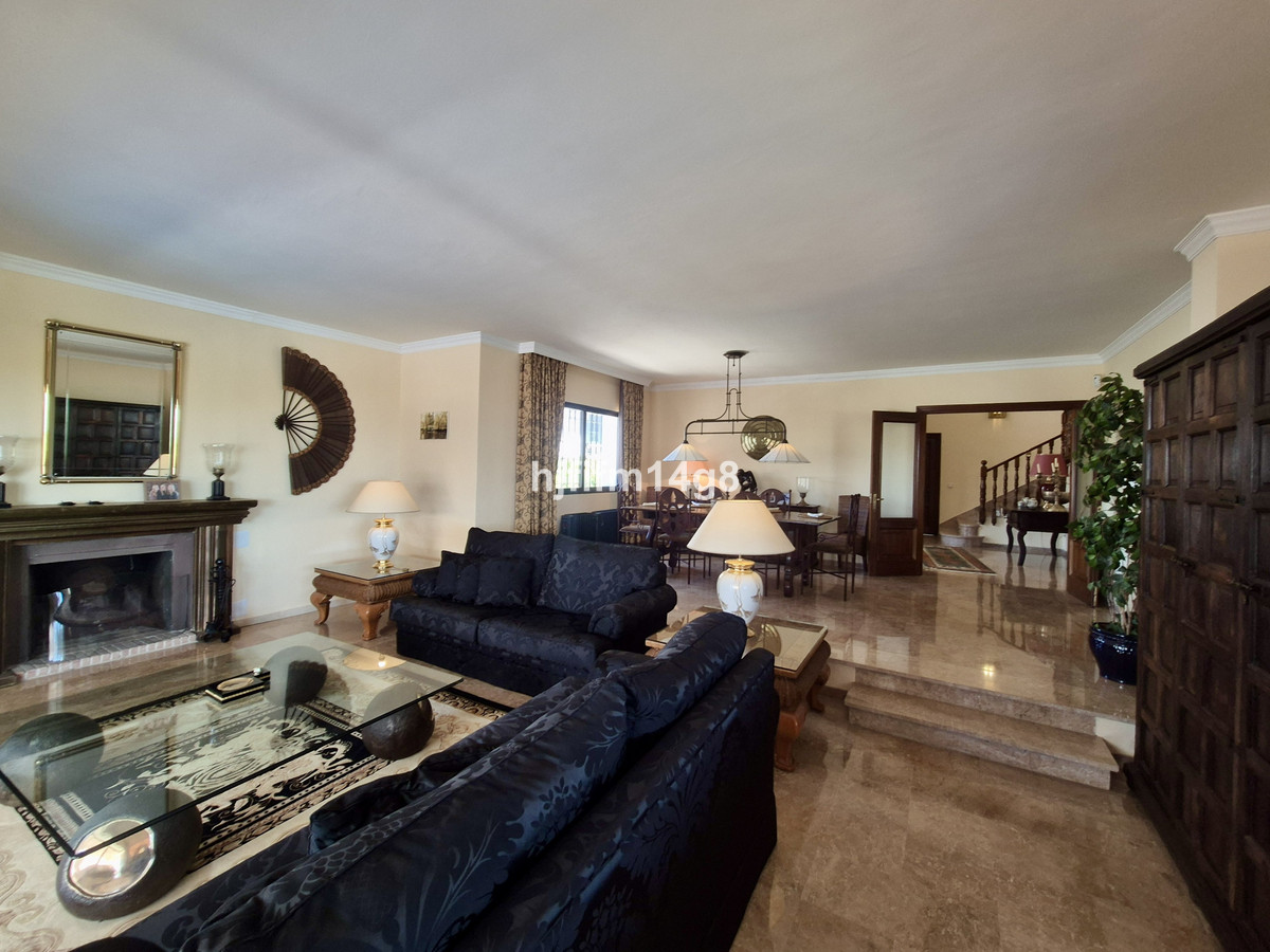 Vrijstaande Villa in La Campana-6