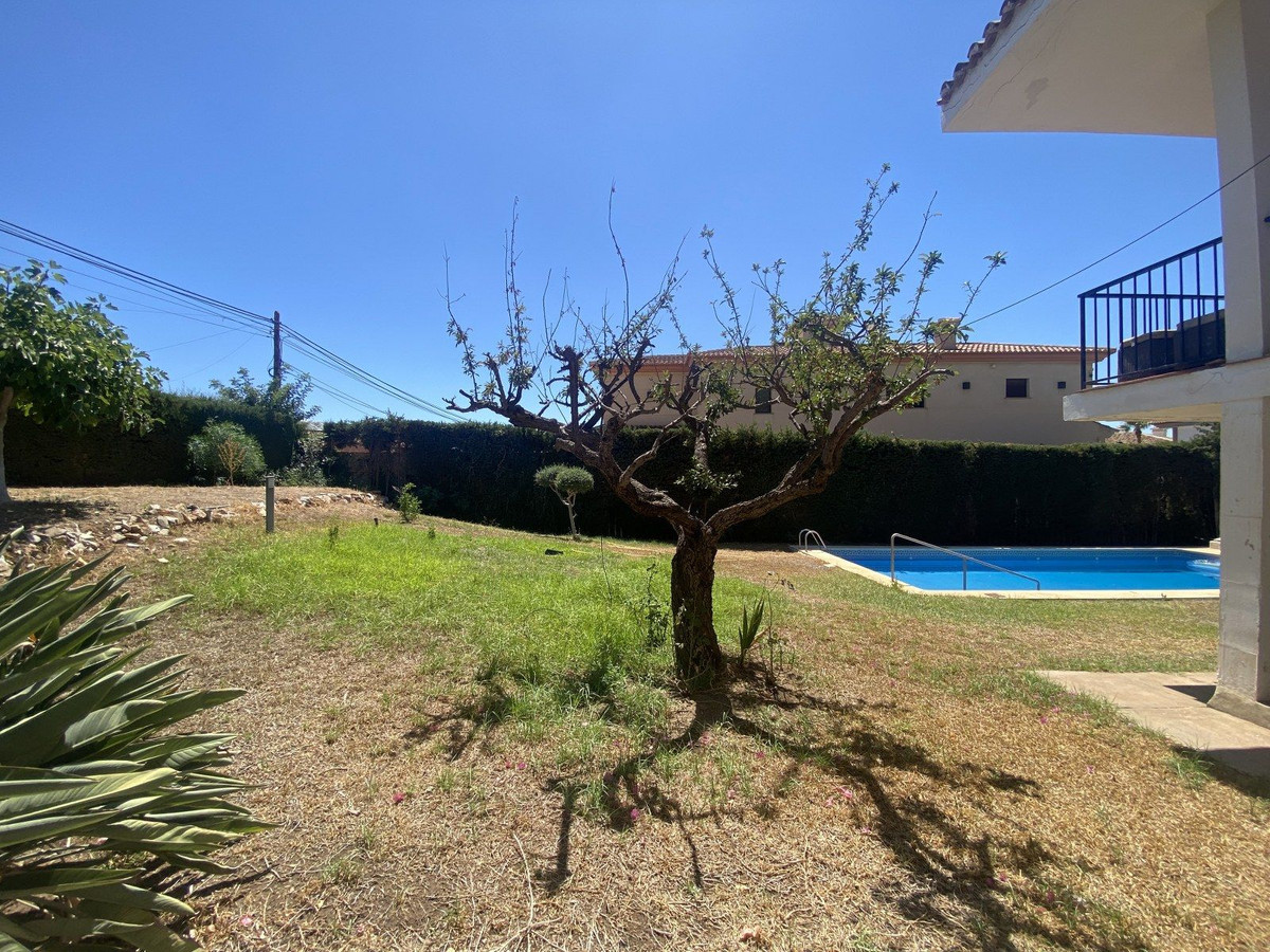 Vrijstaande Villa in La Capellania-13