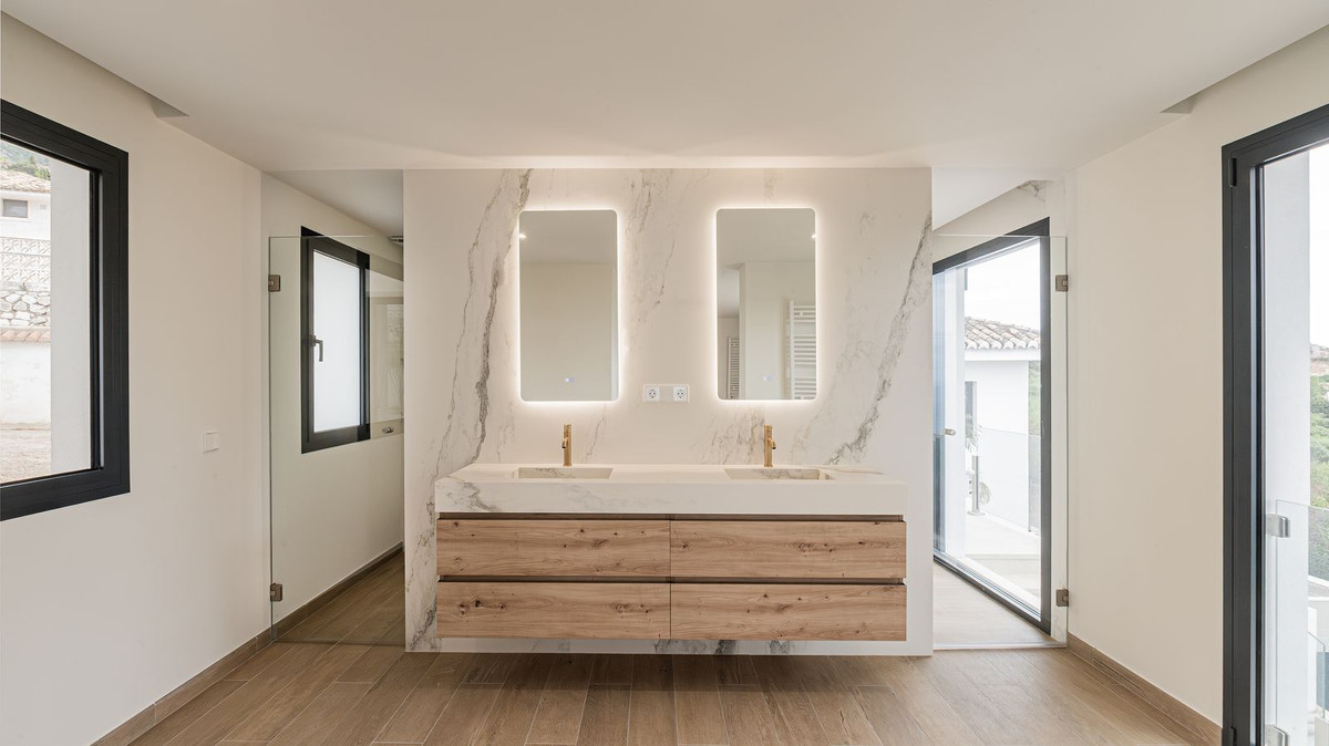 Huis te koop in La Capellania | 6 slaapkamers H5122003