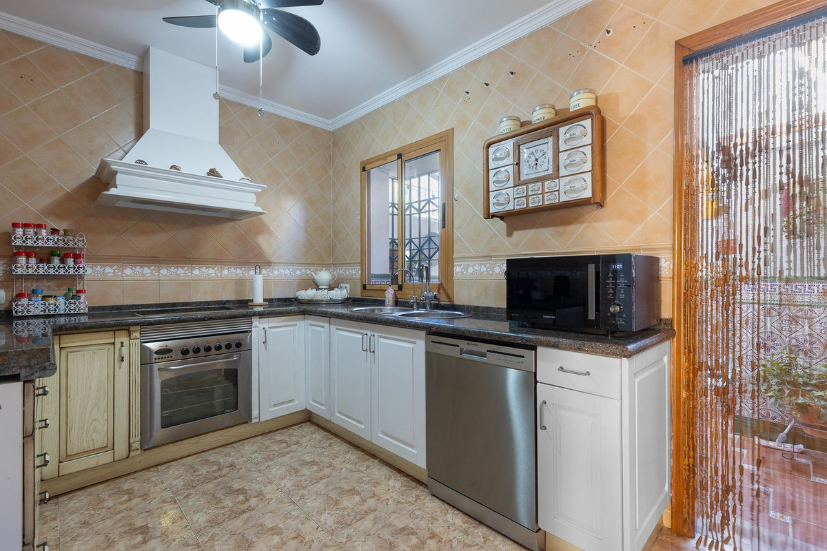 Huis te koop in La Carihuela | 4 slaapkamers H5474809