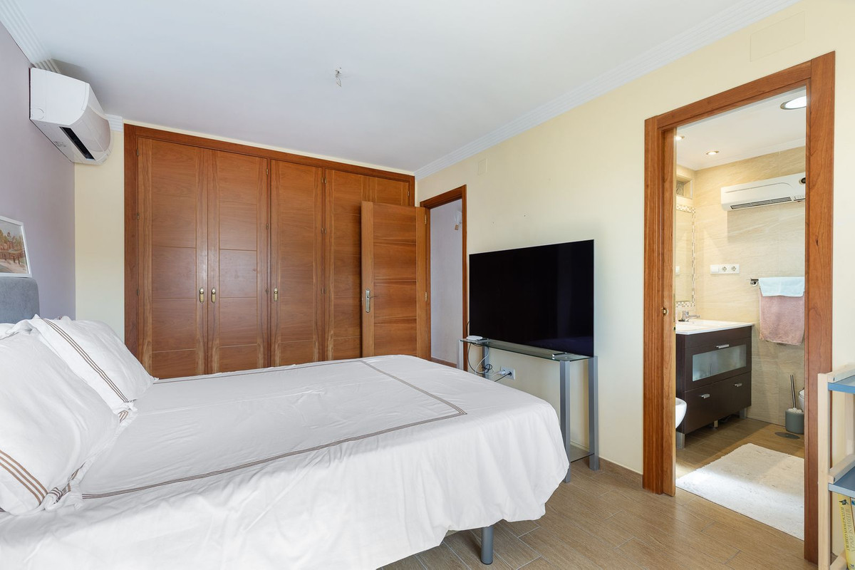 Huis te koop in La Carihuela | 4 slaapkamers H5474809